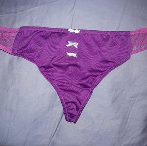 Maidenform,  Charmed thong